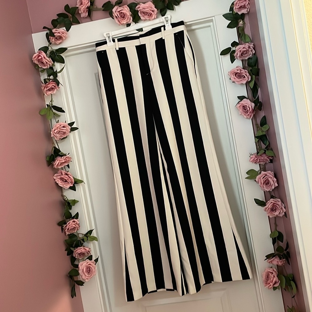 Alice + Olivia size 10 high rise wide leg trouser Beetlejuice stripe black white